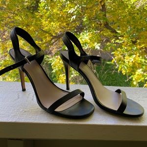 High heels sandal
